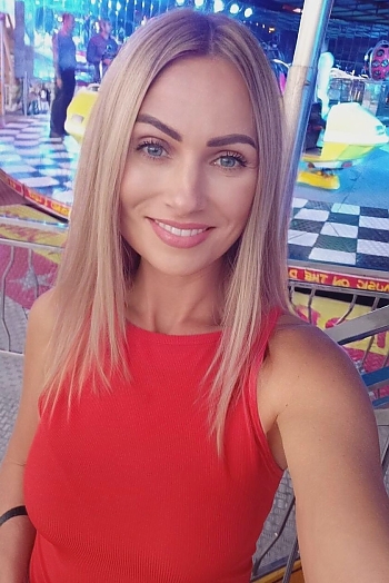 ID: 2394052,  Natalia, 47