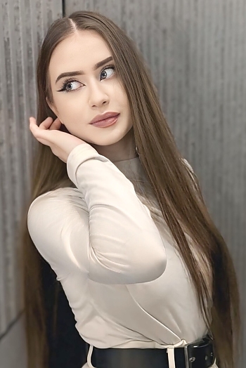 ID: 2394242,  Diana, 22