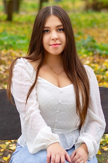 ID: 2394393,  Alona, 22