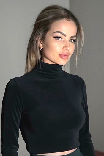 ID: 2394445,  Gabriela, 30