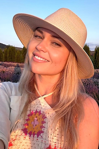 ID: 2394599,  Oksana, 44