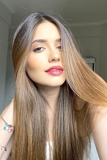 ID: 2394780,  Geovanna, 26