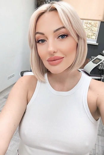 ID: 2394819,  Viktoriia, 41