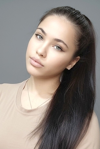 ID: 2394882,  Ilona, 19