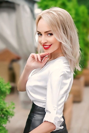 ID: 2394883,  Natalia, 48