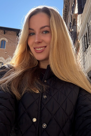 ID: 2395011,  Valentina, 32