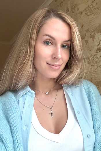ID: 2395011,  Valentina, 32