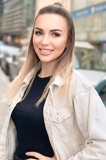 ID: 2395023,  Valentina, 40