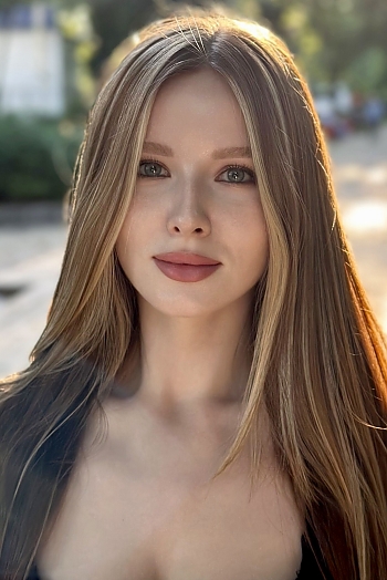 ID: 2395471,  Iryna, 28