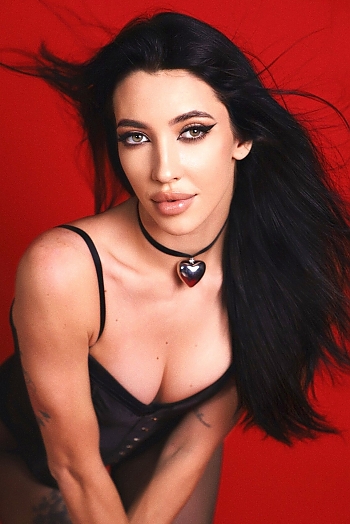 ID: 2395703,  Alina, 27