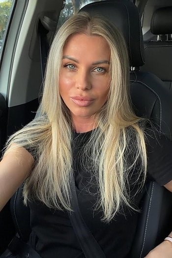 ID: 2395802,  Ksenia, 39