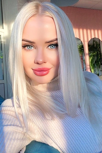 ID: 2396130,  Iryna, 35