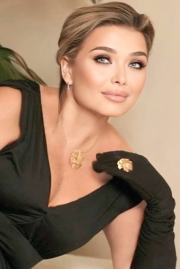 ID: 2396198,  Natalia, 53