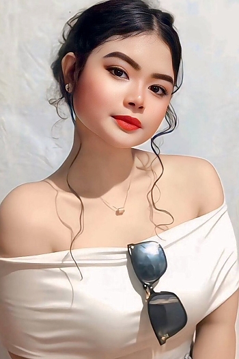 ID: 2396569,  Danikheil, 21