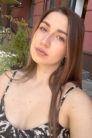 ID: 2396574,  Valeriia, 21