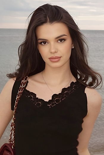 ID: 2396650,  Yelyzaveta, 19