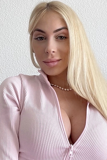 ID: 2396889,  Marta, 33