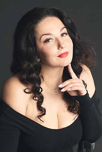 ID: 2397111,  Hanna, 42