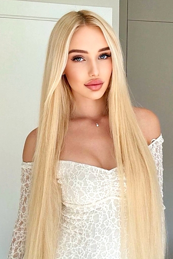 ID: 2397144,  Taisiia, 20