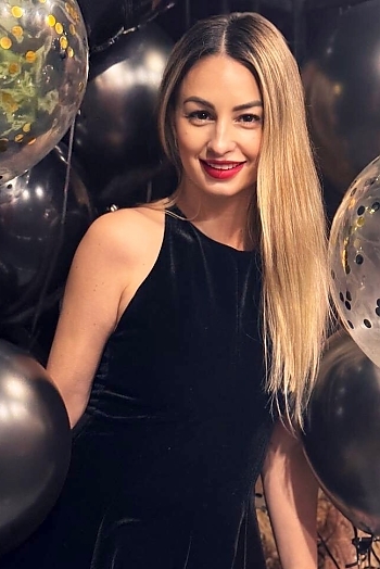 ID: 2397497,  Iulia, 38