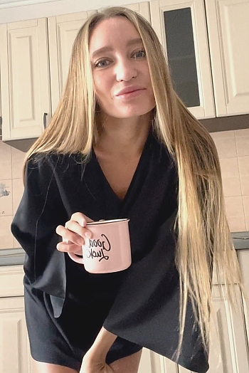 ID: 2397579,  Anastasiia, 32