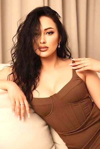 ID: 2397833,  Elena, 27