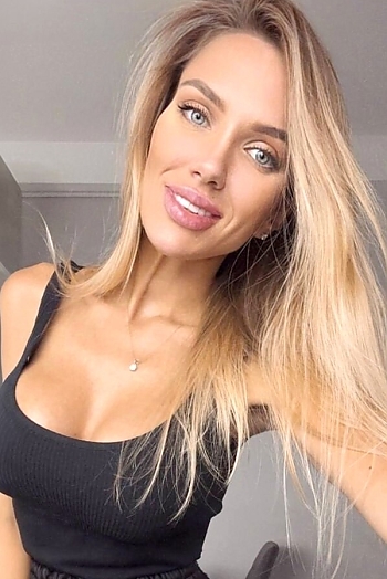 ID: 2397839,  Anastasiia, 33