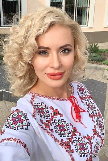 ID: 2397840,  Tatiana, 51