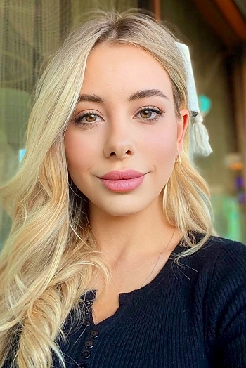 ID: 2397938,  Anastasiia, 32