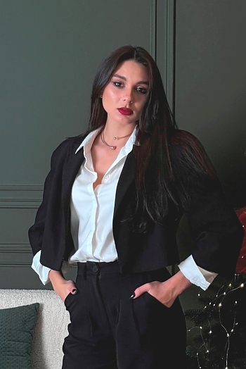 ID: 2397962,  Angelina, 23