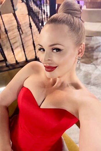 ID: 2398077,  Maria, 36