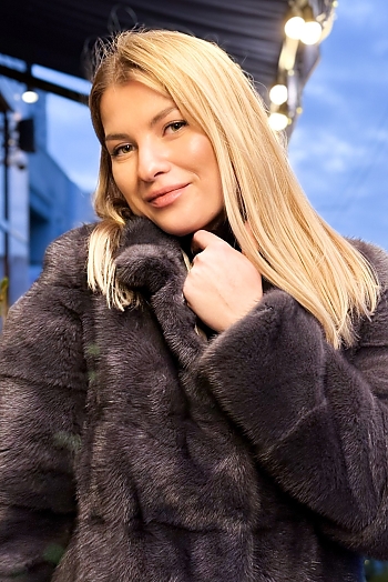 ID: 2400062,  Iryna, 32