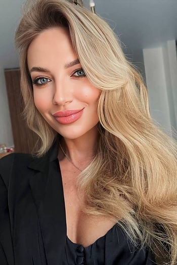 ID: 2400312,  Katerina, 31