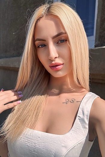 ID: 2400496,  Yulia, 21