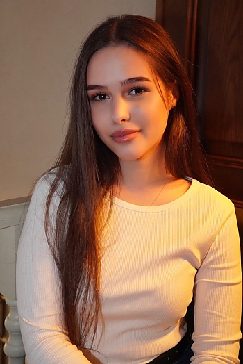 ID: 2400528,  Daria, 22