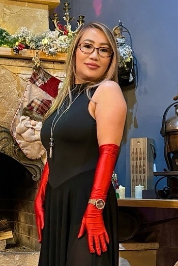 ID: 2400953,  Indira, 35