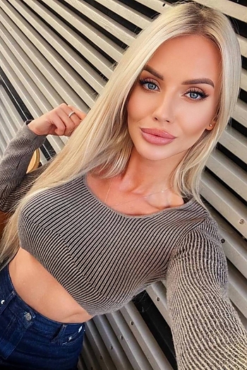 ID: 2400958,  Yulianna, 33