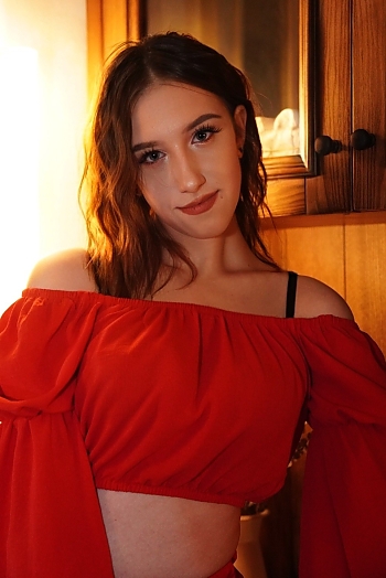 ID: 2401259,  Inna, 21