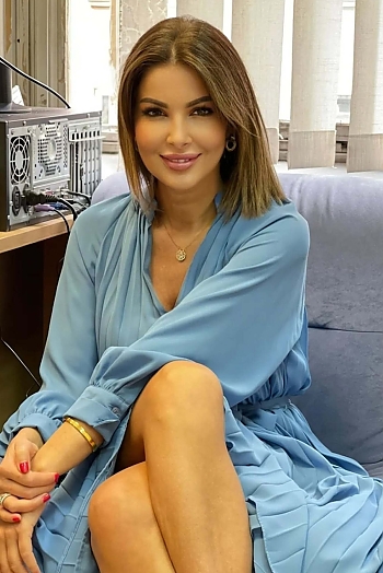 ID: 2401827,  Ivana, 49