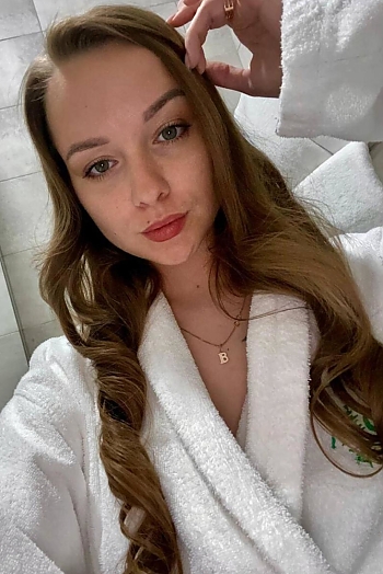 ID: 2401925,  Viktoriia, 25