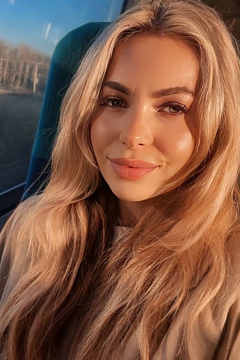 ID: 2402087,  Anastasiia, 34