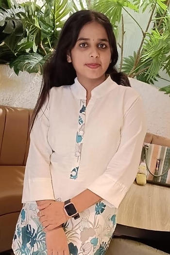 ID: 2402307,  Luxita, 20