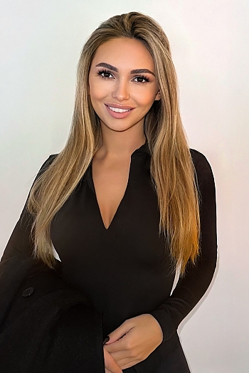 ID: 2402459,  Kristina, 30