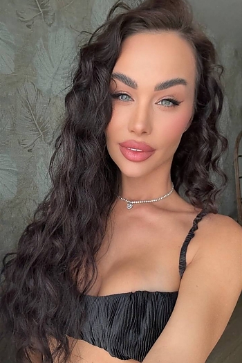 ID: 2403060,  Hanna, 34