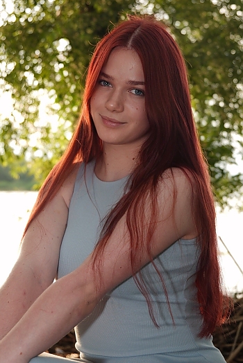 ID: 2403227,  Kateryna, 18