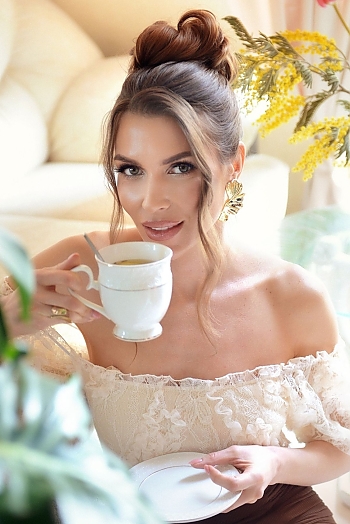 ID: 2403606,  Marina, 36