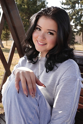 ID: 2404501,  Veronika, 18