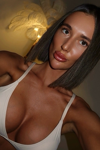 ID: 2404917,  Yuliia, 24