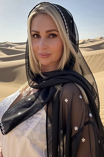 ID: 2405057,  Aleona, 41