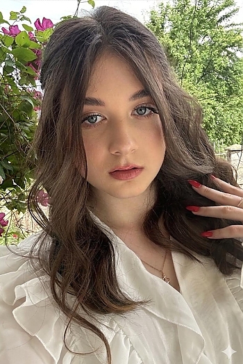 ID: 2405058,  Diana, 18